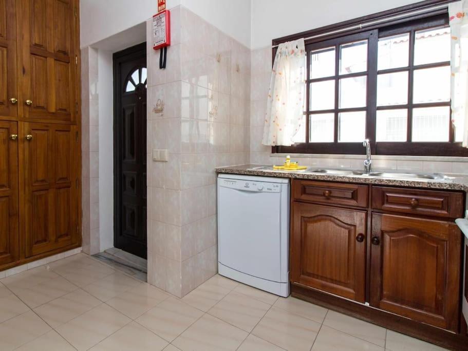 Villa Dogueno- Privat Pool & Privacy & Albufeira Center Exterior photo