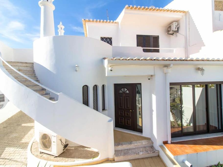 Villa Dogueno- Privat Pool & Privacy & Albufeira Center Exterior photo